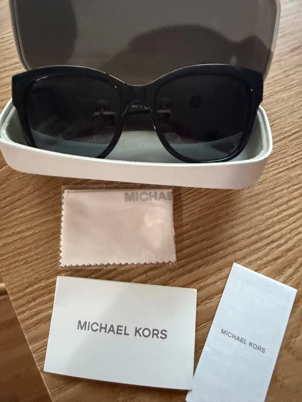 Michael Kors Women's Karlie MK2170U Sunglasses black frames gold logo. - Picture 5 of 6